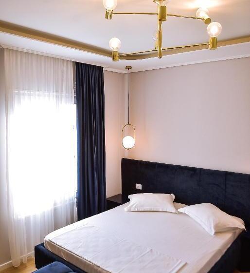 חדר דלוקס לשלושה, Jurgen