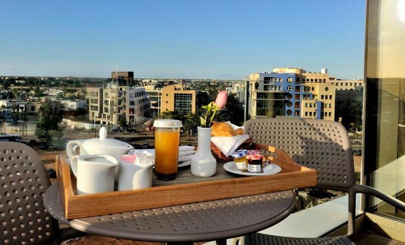 اتاق سوپریور با تخت بزرگ, Kenzi Sidi Maarouf