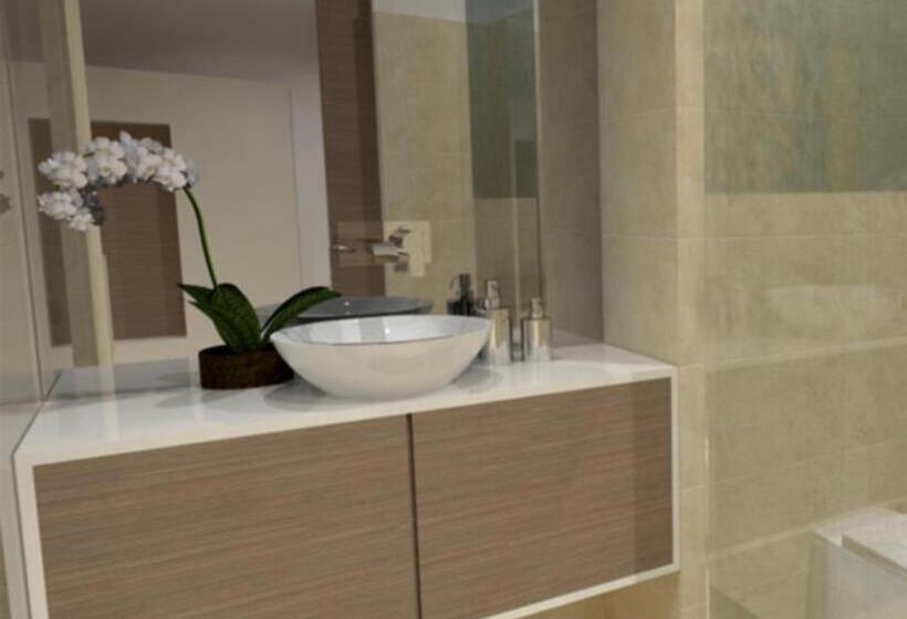 سوئیت سینیور, Kenzi Sidi Maarouf