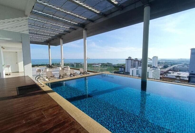 Büyük Çift Kişilik Yataklı Delüks Oda, Noble Resort Melaka