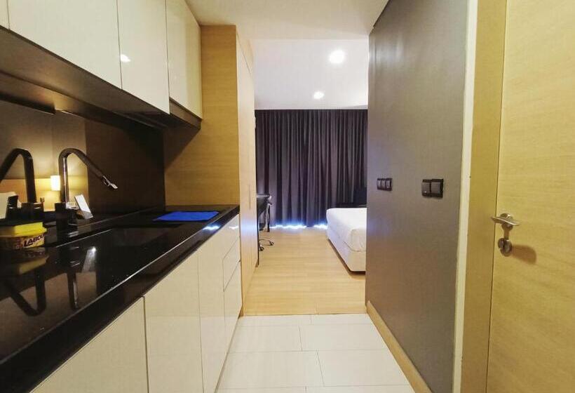 Büyük Çift Kişilik Yataklı Delüks Oda, Noble Resort Melaka