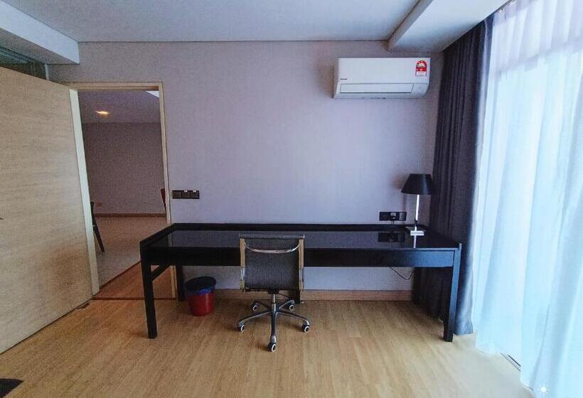 Jakuzili Süit, Noble Resort Melaka