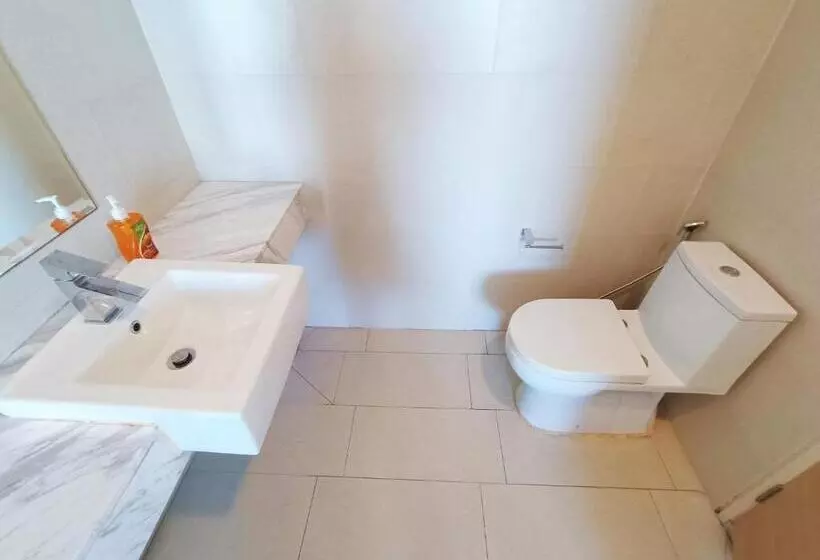 اتاق لوکس با تخت بزرگ, Noble Resort Melaka