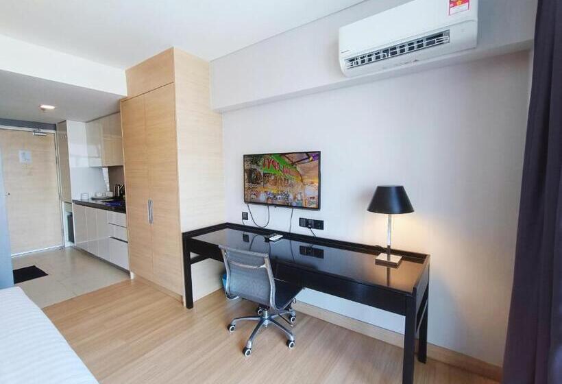 Büyük Çift Kişilik Yataklı Delüks Oda, Noble Resort Melaka