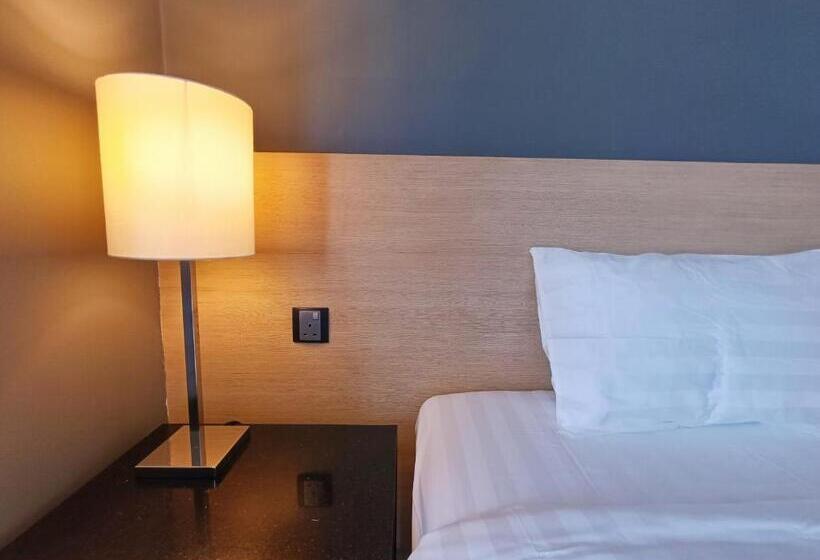 اتاق لوکس با تخت بزرگ, Noble Resort Melaka