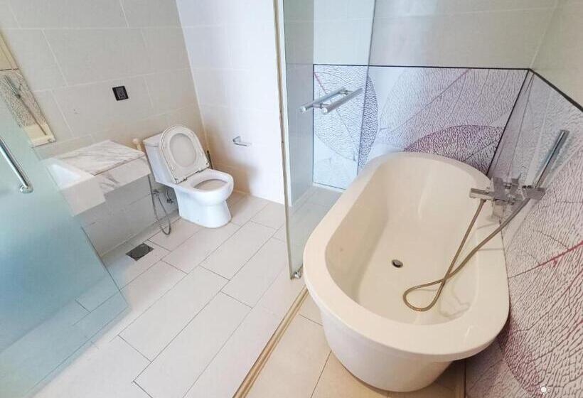 Jakuzili Süit, Noble Resort Melaka