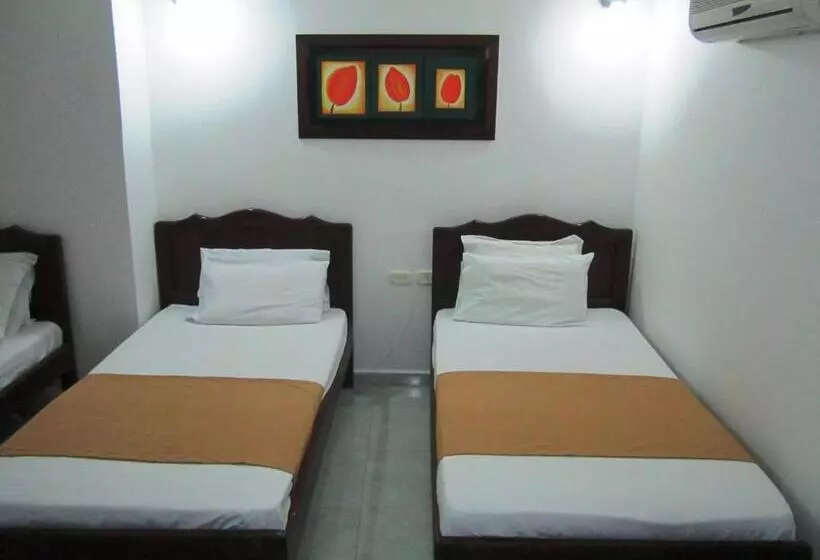 スタンダード４人部屋, Panama