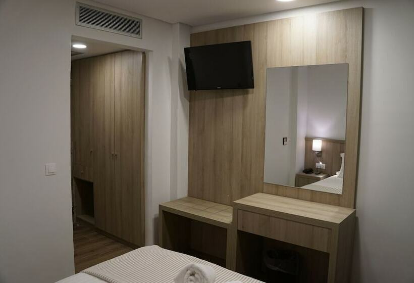 スタンダードシングルルーム, Piraeus Port