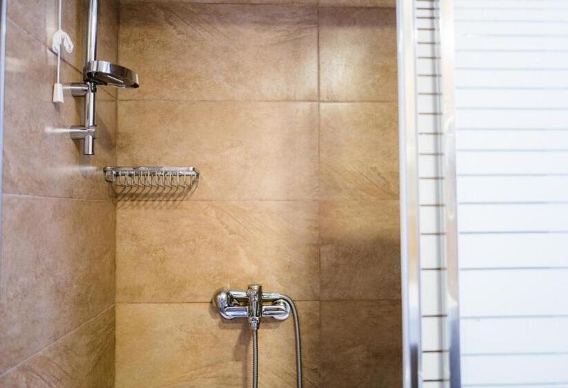 スタンダードシングルルーム, Piraeus Port