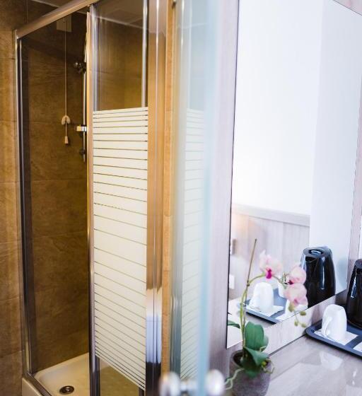 スタンダードシングルルーム, Piraeus Port