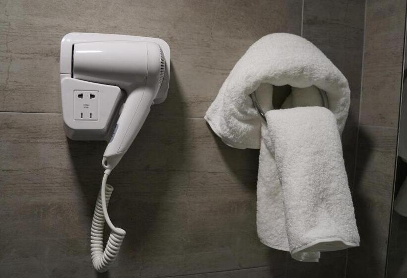 エコノミールーム, Piraeus Port