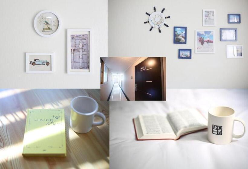 Camera Standard, Residence Mumum