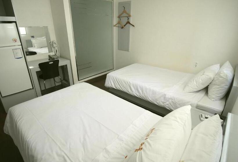 Camera Deluxe, Residence Mumum