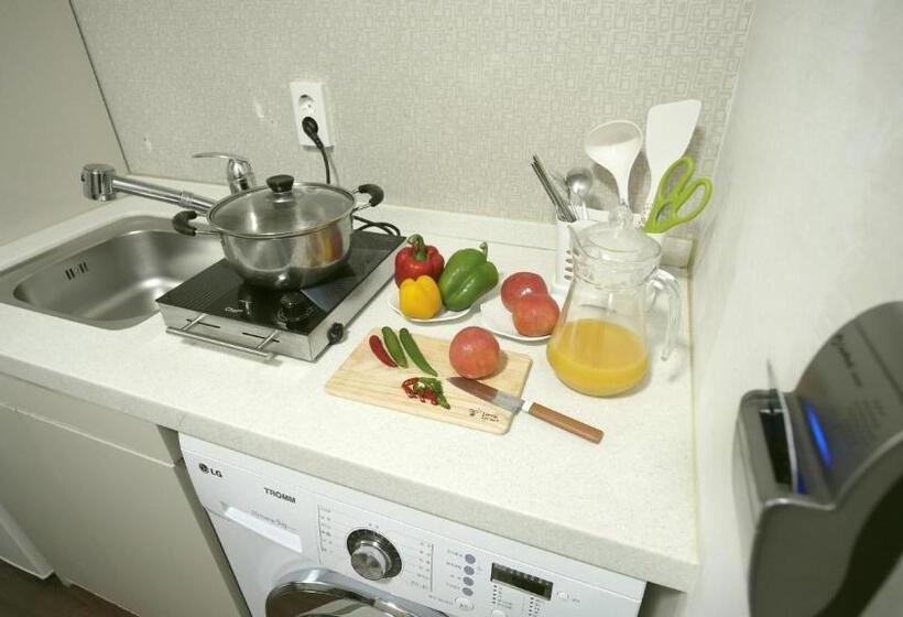 Camera Deluxe, Residence Mumum