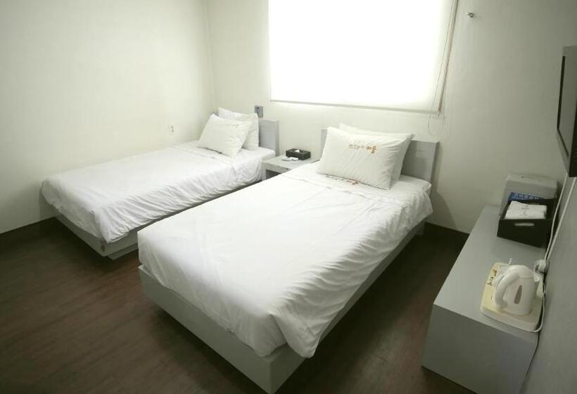 Camera Deluxe, Residence Mumum