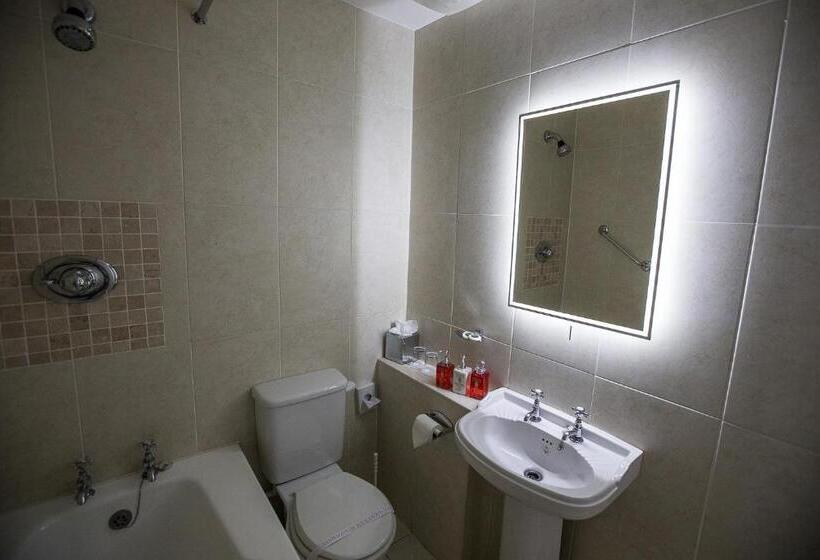 패밀리 룸, Tullyglass House