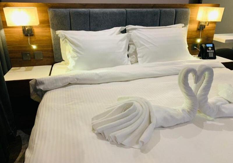 اتاق اجرایی, Warwick Al Jubail