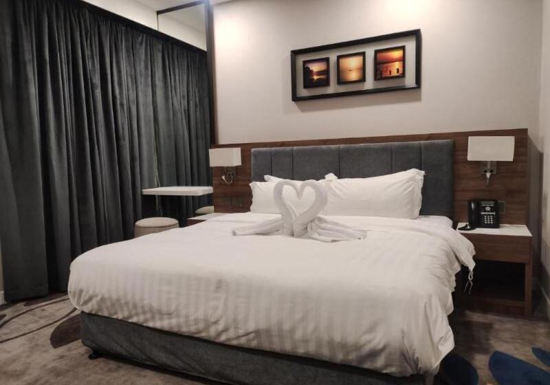 اتاق اجرایی, Warwick Al Jubail