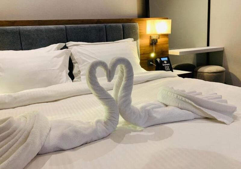 اتاق اجرایی, Warwick Al Jubail