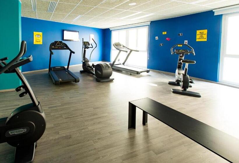 Номер Стандарт, The Social Hub Paris La Défense