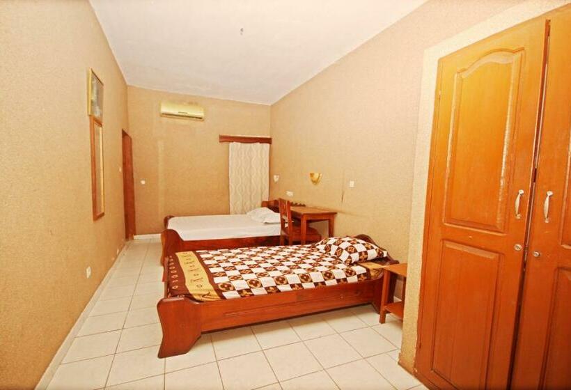 اتاق استاندارد, Amy S