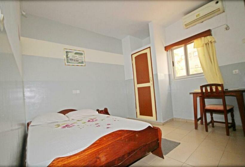 اتاق استاندارد, Amy S