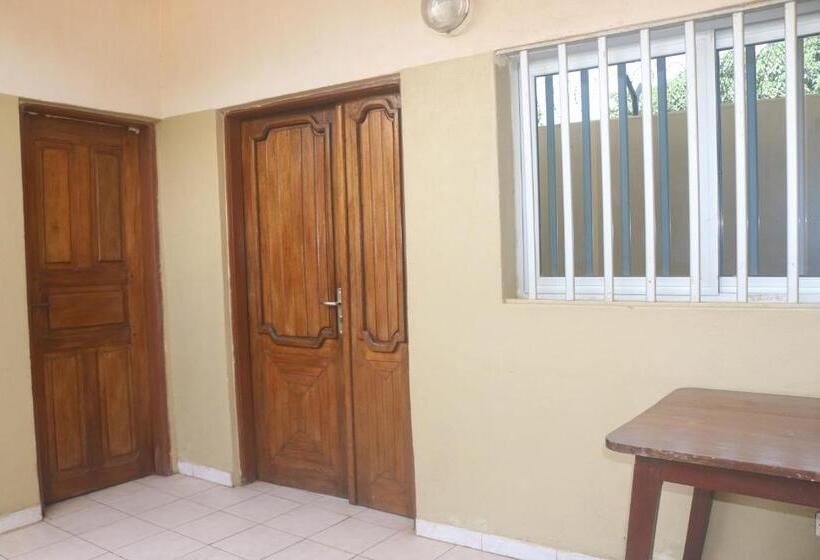 آپارتمان 1 خوابه, Amy S