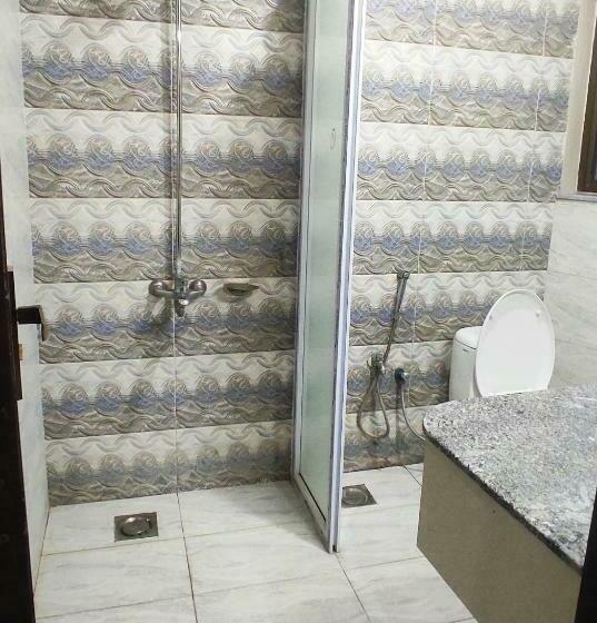 اتاق لوکس, Daffodils