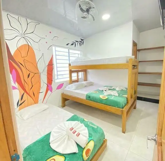 Huoneisto 3 Makuuhuonetta, Hostal Las Flores