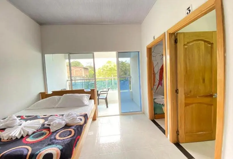 Huoneisto 1 Makuuhuone Parveke, Hostal Las Flores