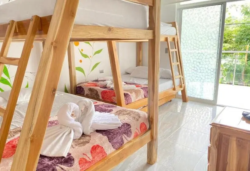 Perhesviitti, Hostal Las Flores