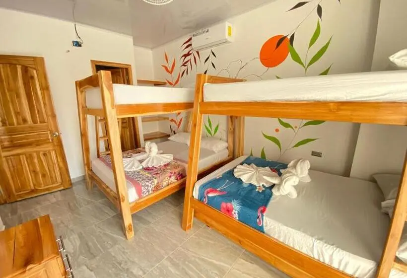 Perhesviitti, Hostal Las Flores