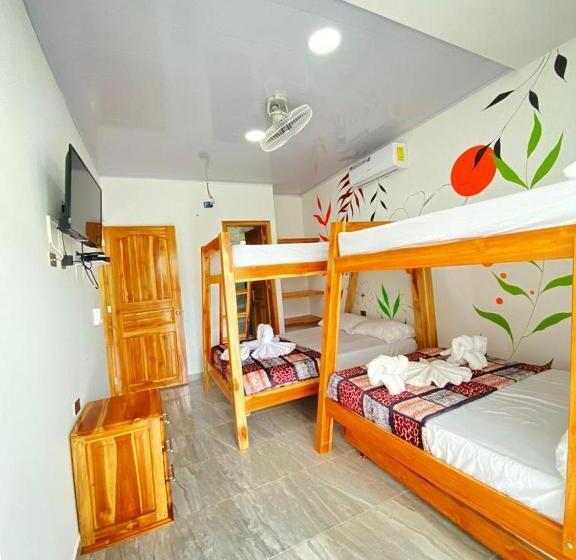 スイート（家族用）, Hostal Las Flores