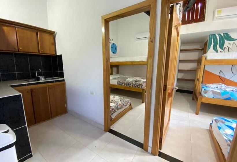 침실 3개 아파트, Hostal Las Flores