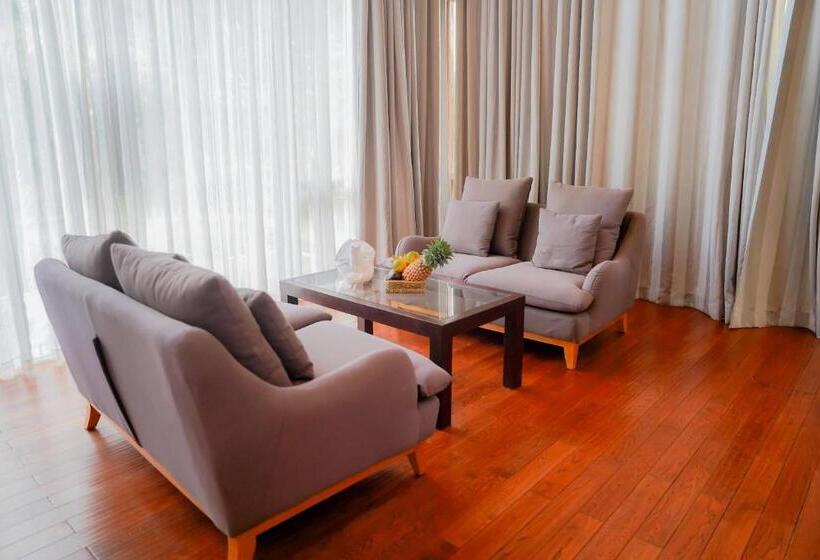 غرفة قياسية سرير كينج, Celestia Ayurveda Resort