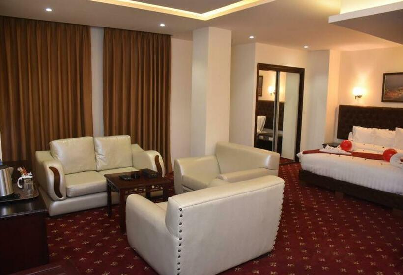 سوئیت با تخت بزرگ, Madison