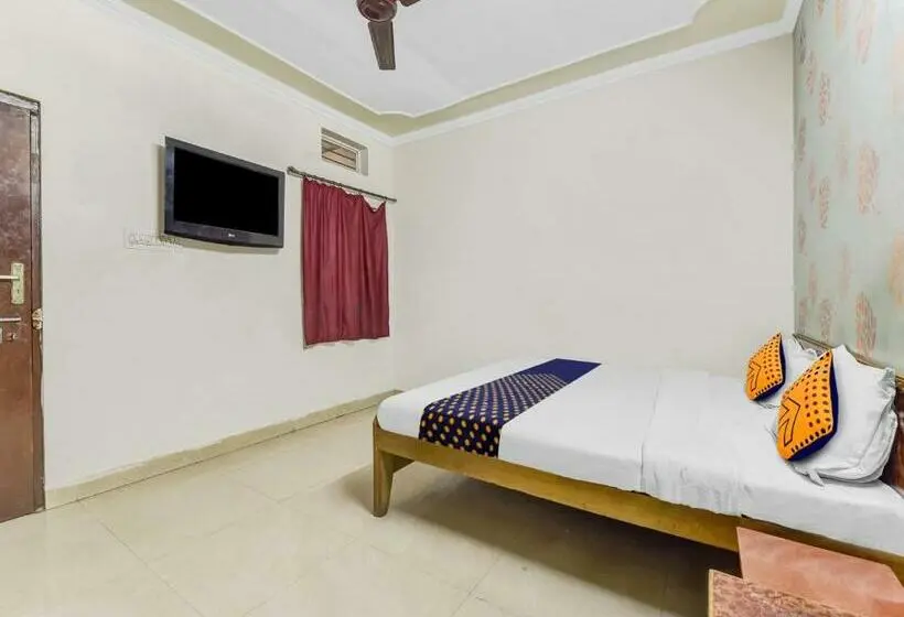 Classic Kolmen Hengen Huone, Spot On Hotel Suraj Palace