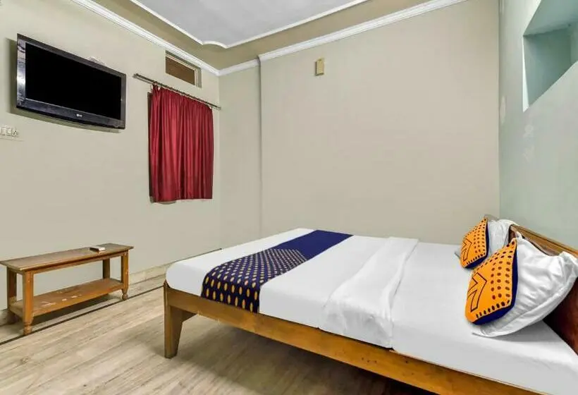 Classic Kolmen Hengen Huone, Spot On Hotel Suraj Palace