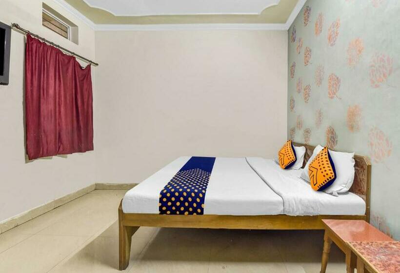 Трехместный Номер Классика, Spot On Hotel Suraj Palace