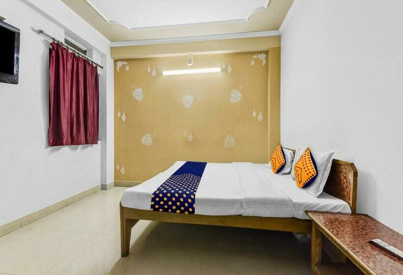 Трехместный Номер Классика, Spot On Hotel Suraj Palace