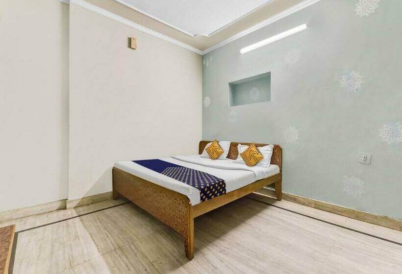 Трехместный Номер Классика, Spot On Hotel Suraj Palace