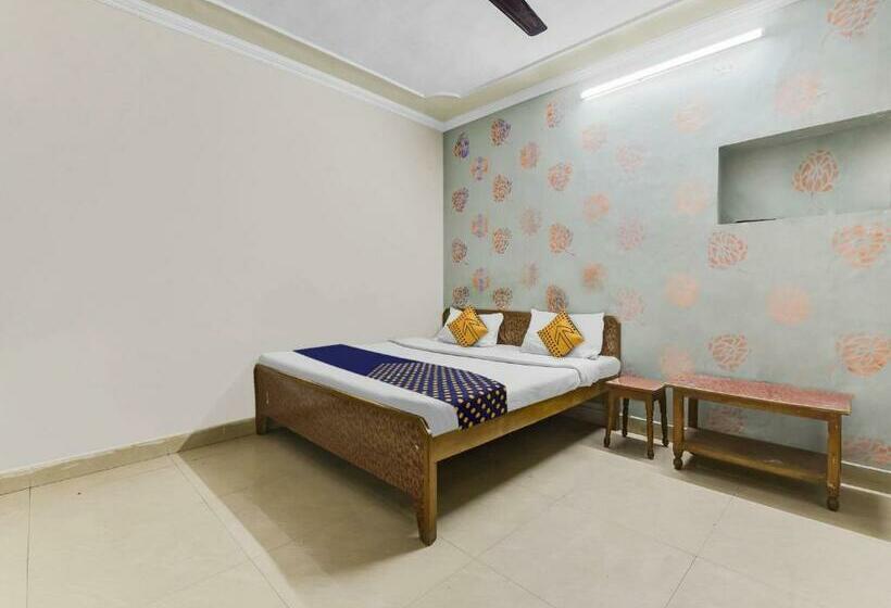 Трехместный Номер Классика, Spot On Hotel Suraj Palace