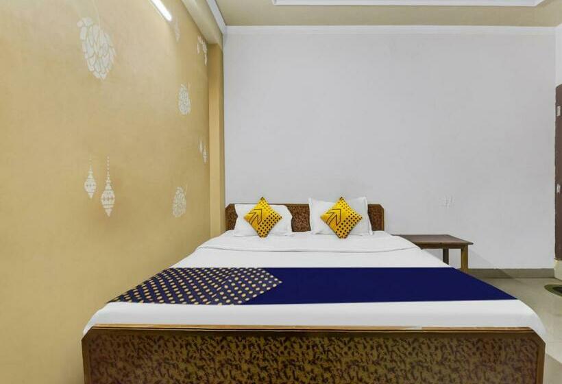 Трехместный Номер Классика, Spot On Hotel Suraj Palace