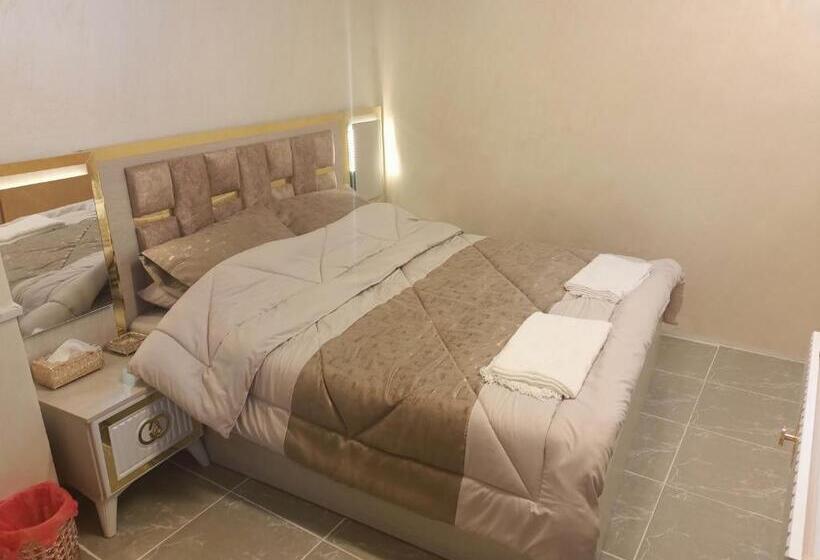 Standard room with outdoor bath, Hostel ـ Karak Dream