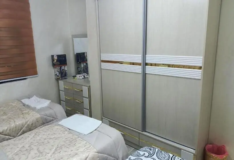 اتاق سهنفرۀ استاندارد با سرویس بهداشتی بیرون از اتاق, Hostel ـ Karak Dream