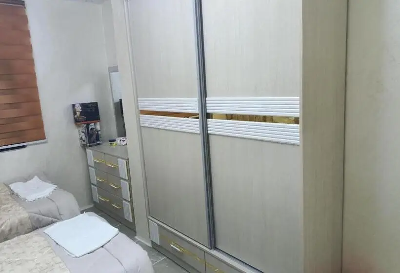 اتاق سهنفرۀ استاندارد با سرویس بهداشتی بیرون از اتاق, Hostel ـ Karak Dream