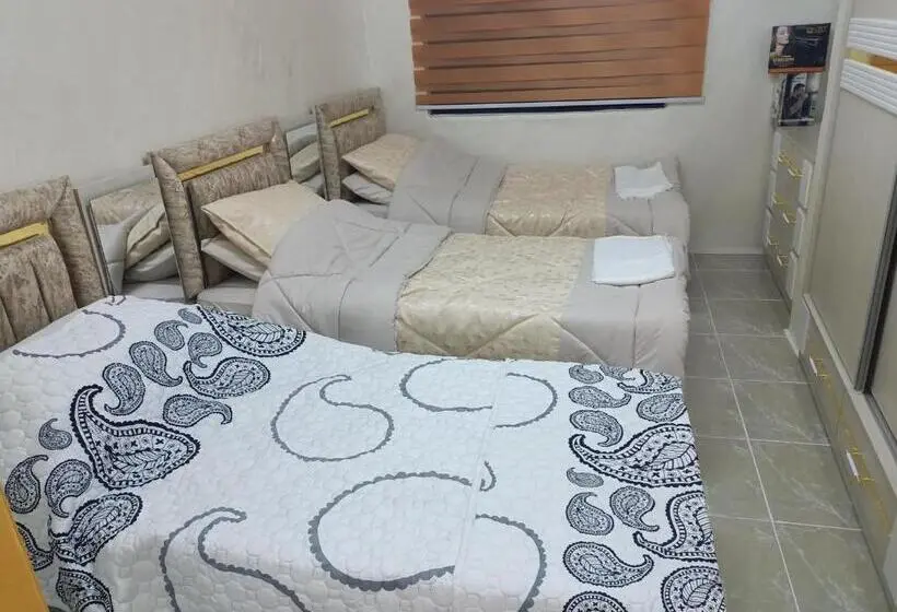 اتاق سهنفرۀ استاندارد با سرویس بهداشتی بیرون از اتاق, Hostel ـ Karak Dream