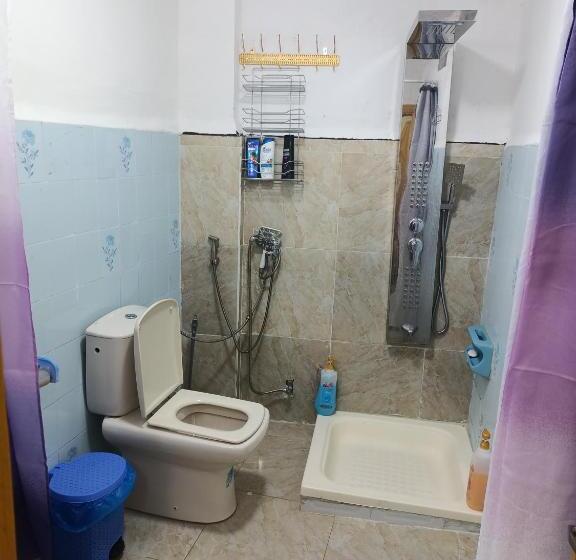 اتاق استاندارد با سرویس بهداشتی مشترک, Hostel ـ Karak Dream