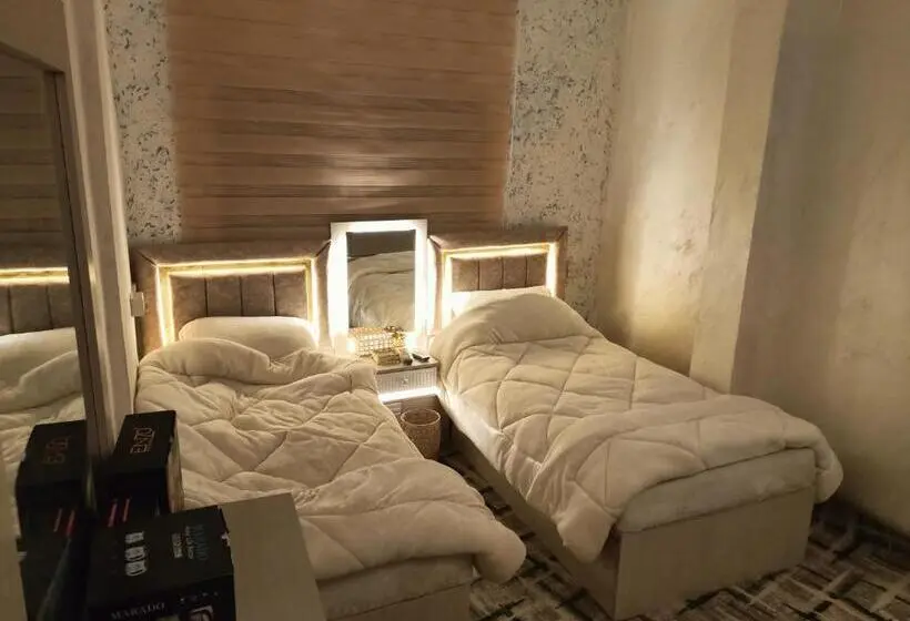 اتاق استاندارد با سرویس بهداشتی مشترک, Hostel ـ Karak Dream