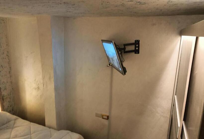 اتاق استاندارد با سرویس بهداشتی مشترک, Hostel ـ Karak Dream